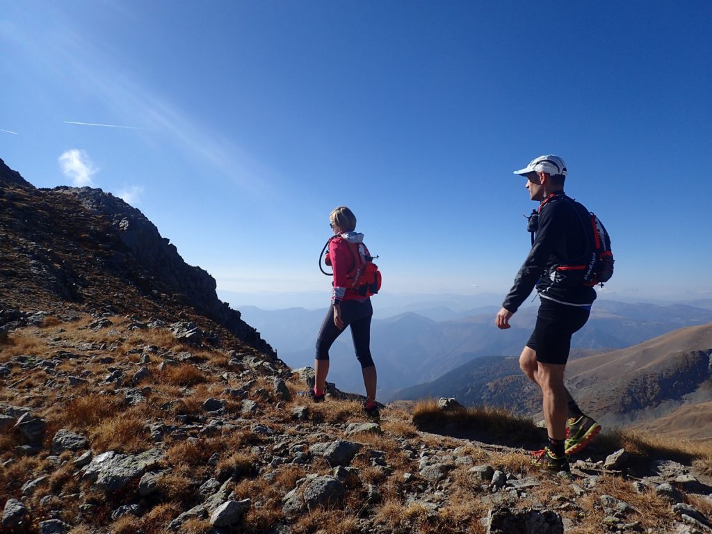 Randonnées tous niveaux pour découvrir quelques unes de crêtes les plus panoramiques qui offrent des vues sur la Côte d'Azurdu Mercantour