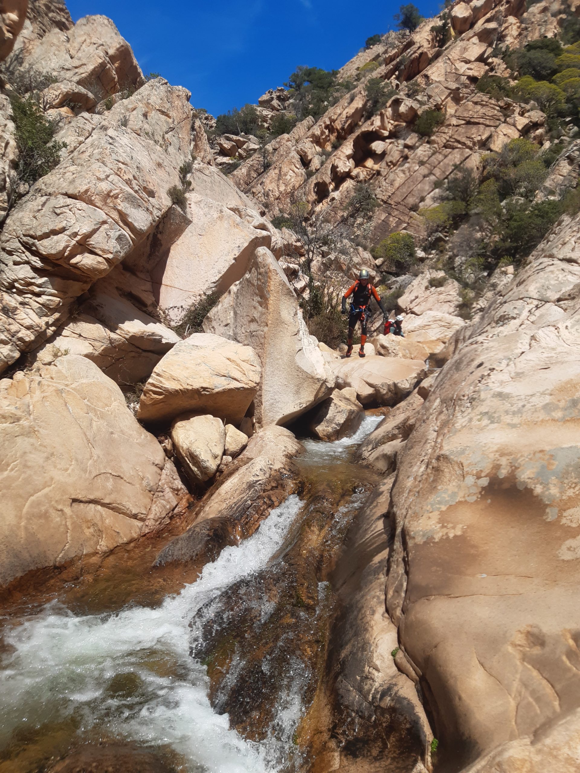 Randonnée aquatique avec découverte du saut, du toboggan et du rappel