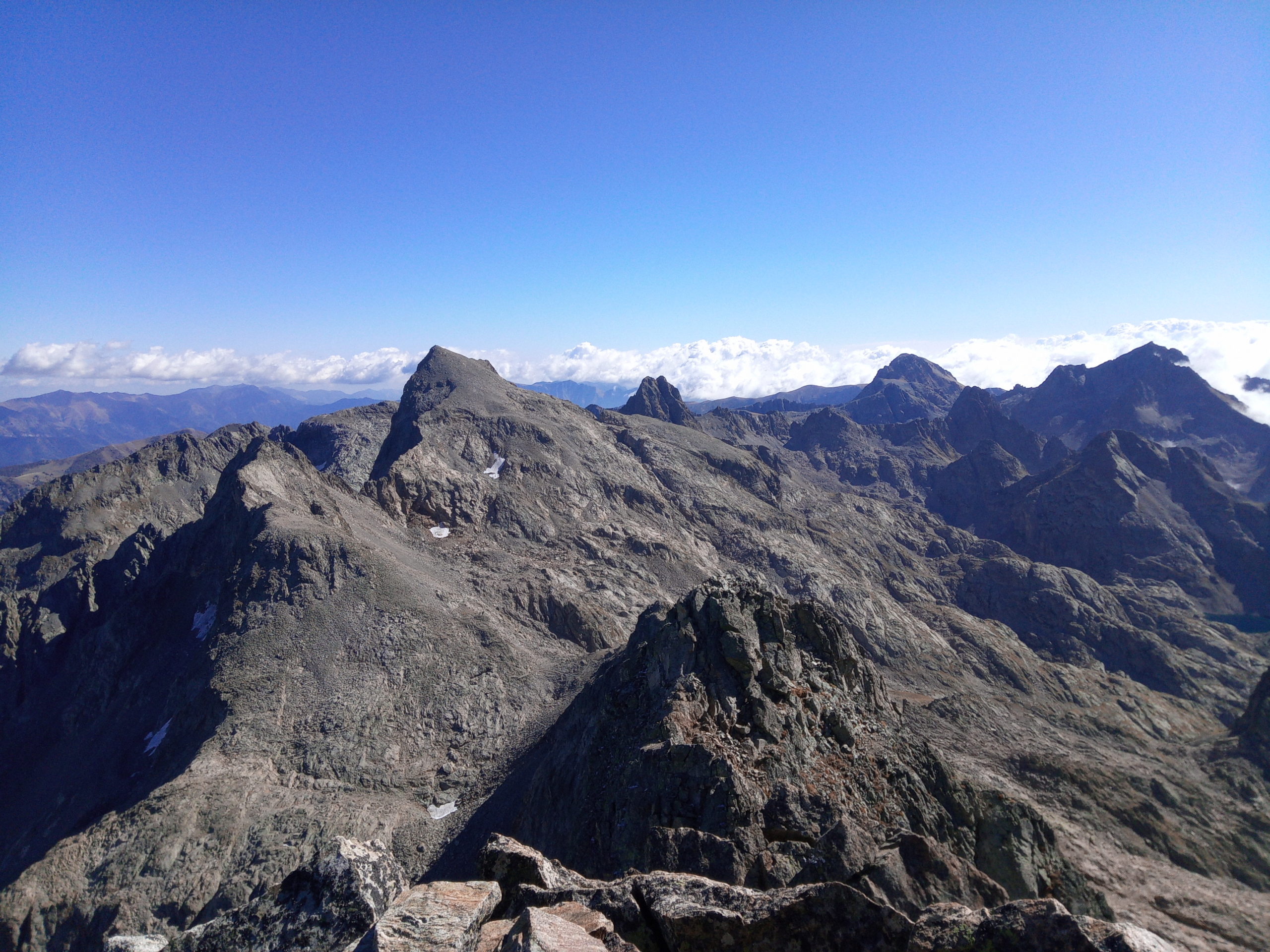 Fast hiking pour une traversée en altitude exceptionnelle hors des sentiers
